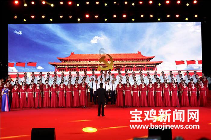 我媳妇今年38岁了 ，这是她第三次怀孕了，有时候摸着她的肚子我挺愧疚的。对于高龄产妇有危险吧？